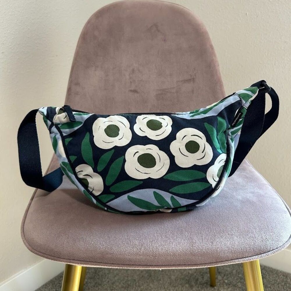Marimekko Uniqlo Shoulder Crossbody Bag Purse Floral Print Navy Blue Sling